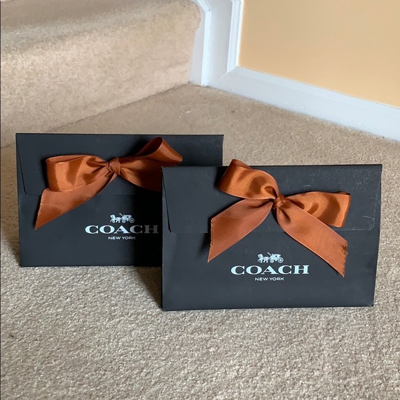 2 Coach present wrap